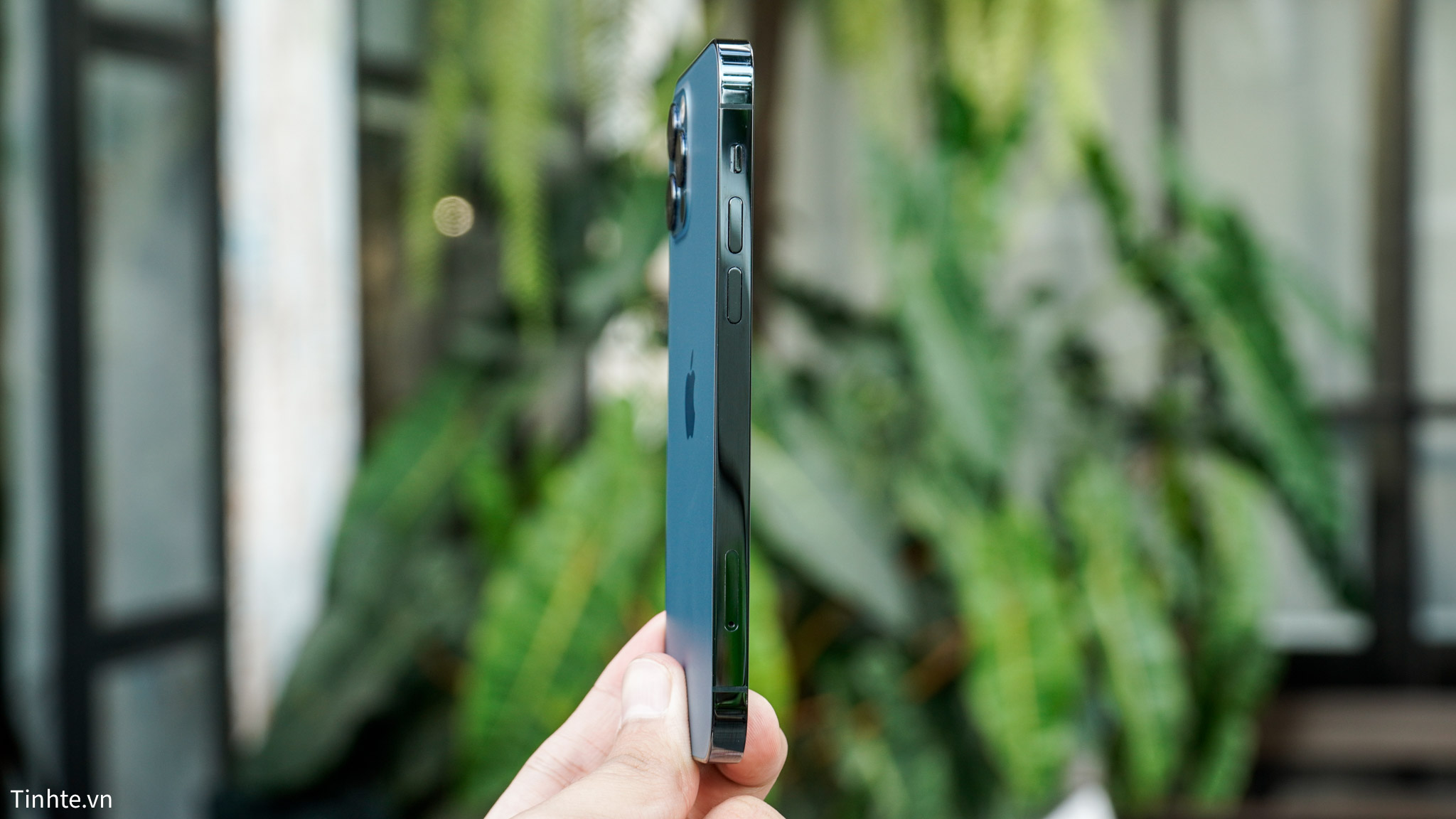 Apple iPhone 12 Pro 215.
