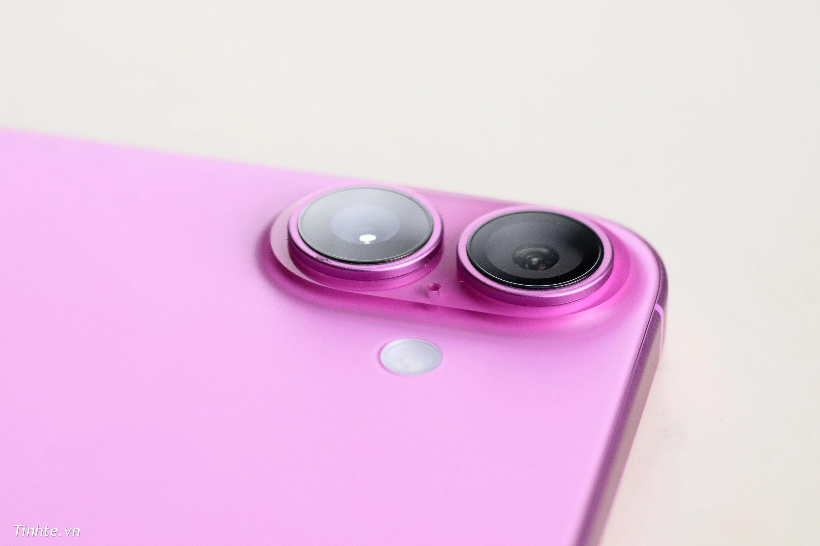 Apple iPhone 16 Apple iPhone 16 627.