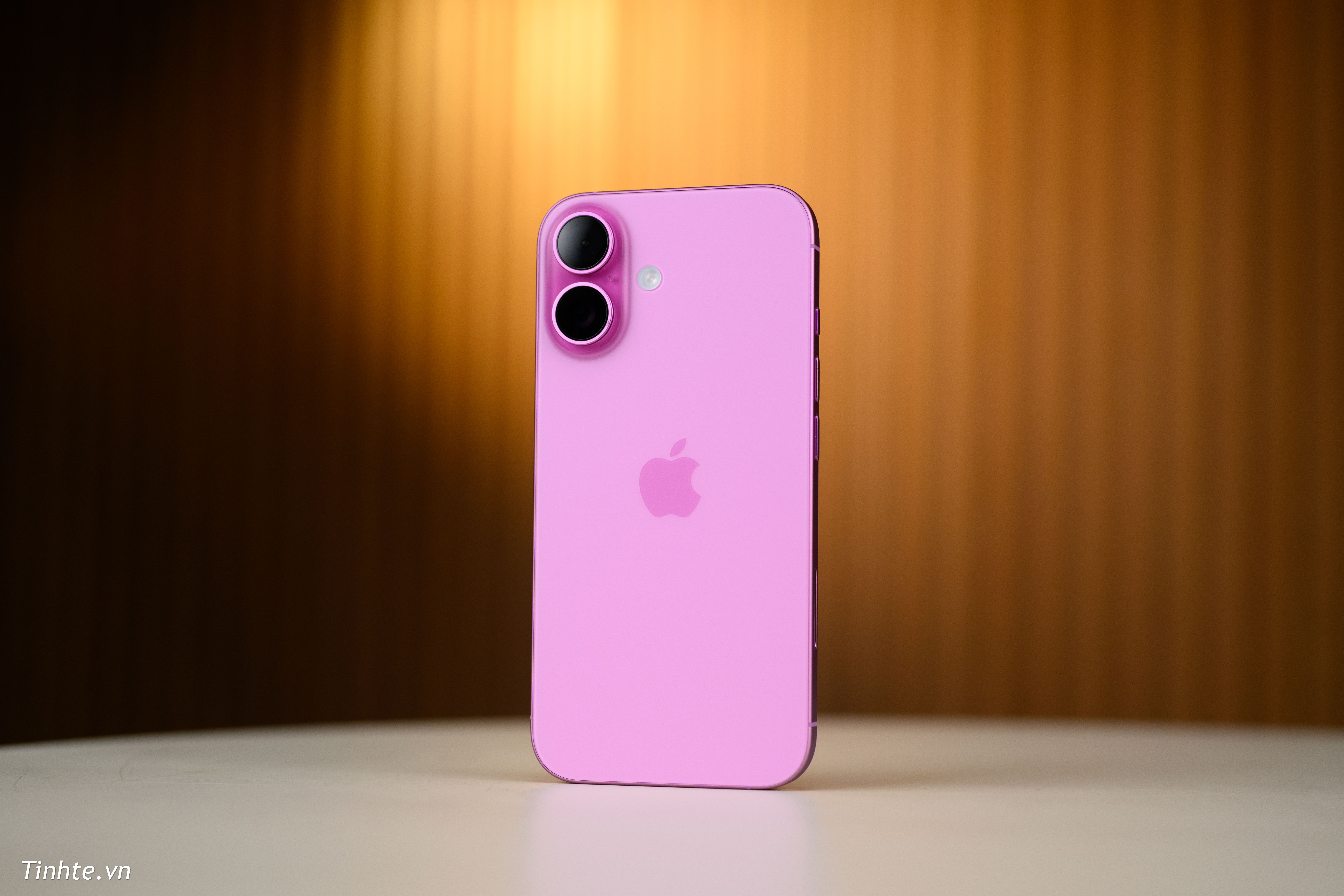 Apple iPhone 16 Apple iPhone 16 607.