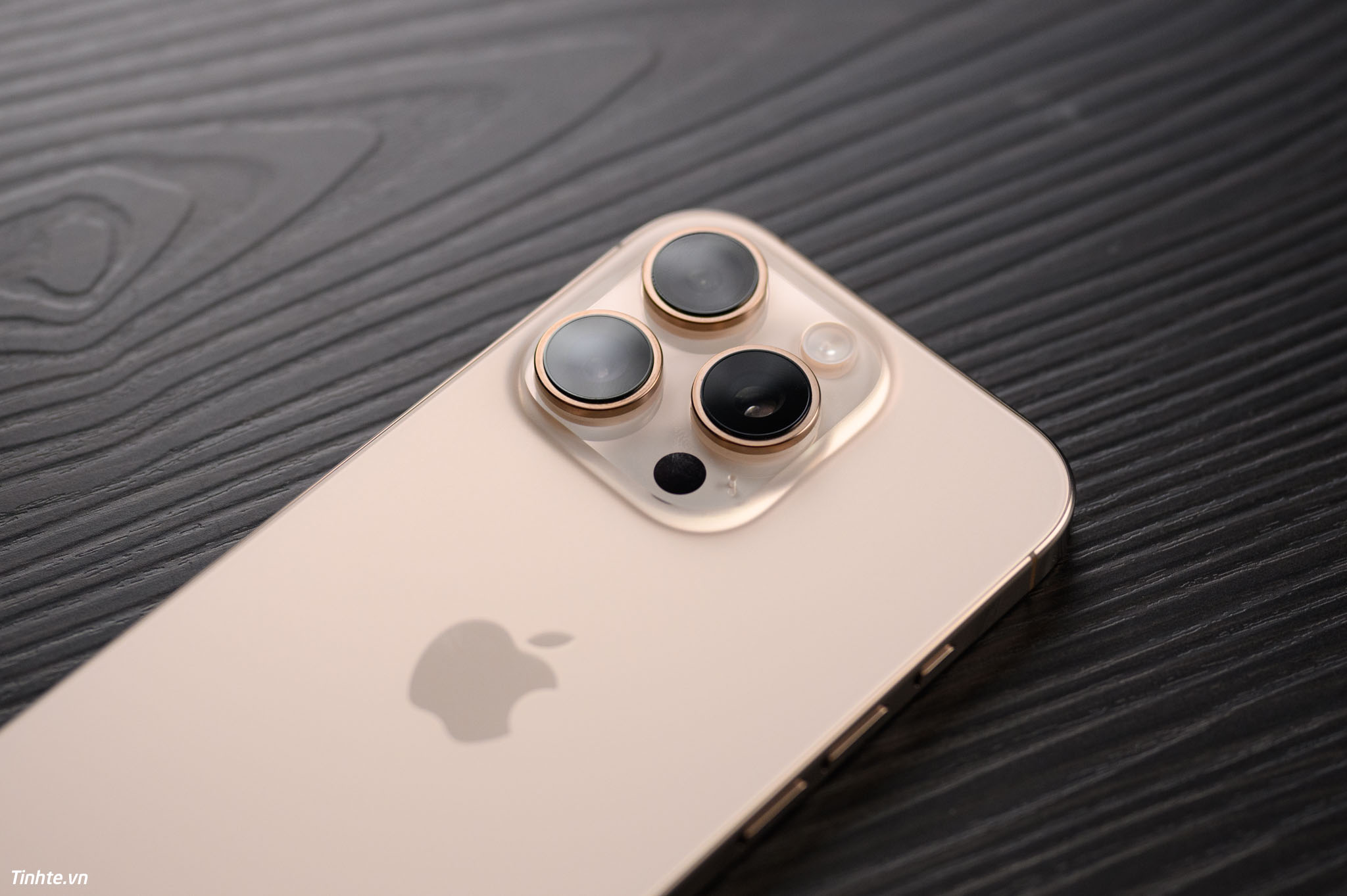 Apple iPhone 16 Pro 505.