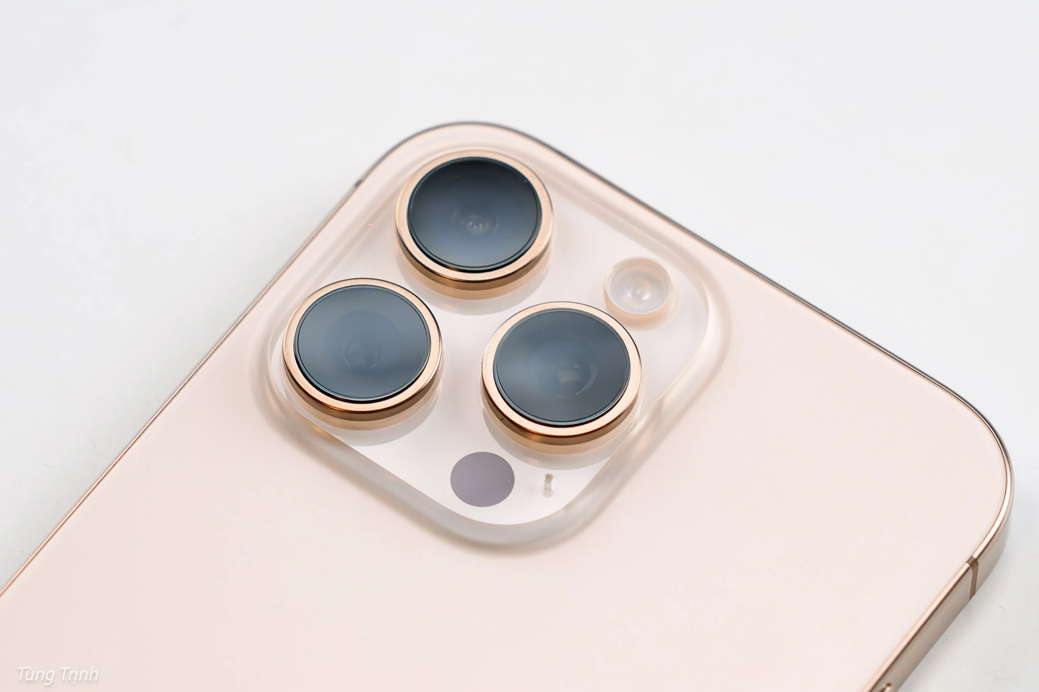 Apple iPhone 16 Pro Max Apple iPhone 16 Pro Max 225.