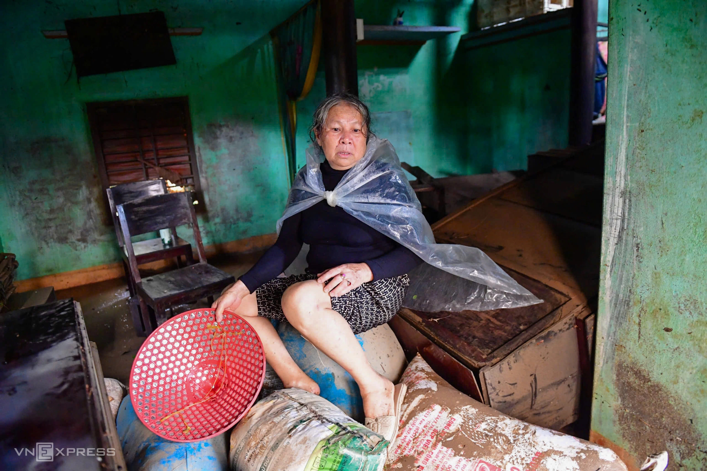 3 giai đoạn cứu trợ sau lũ, hiểu đúng để giúp đủ, không lãng phí 141 – viet lach, thien tai, bao lu, nguoi dan, dan sinh, an sinh xa hoi, y te, suc khoe, suc khoe cong dong, nguoi dan vung lu, ho tro bao lu, cuu tro bao lu.