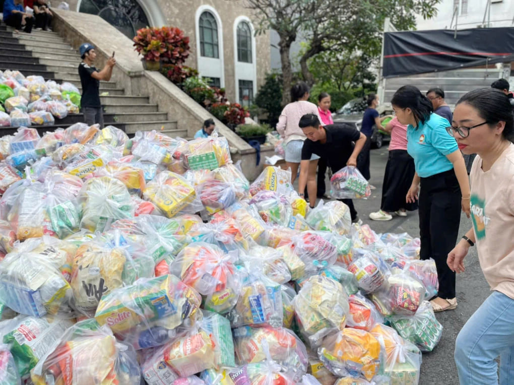 3 giai đoạn cứu trợ sau lũ, hiểu đúng để giúp đủ, không lãng phí 739 – viet lach, thien tai, bao lu, nguoi dan, dan sinh, an sinh xa hoi, y te, suc khoe, suc khoe cong dong, nguoi dan vung lu, ho tro bao lu, cuu tro bao lu.