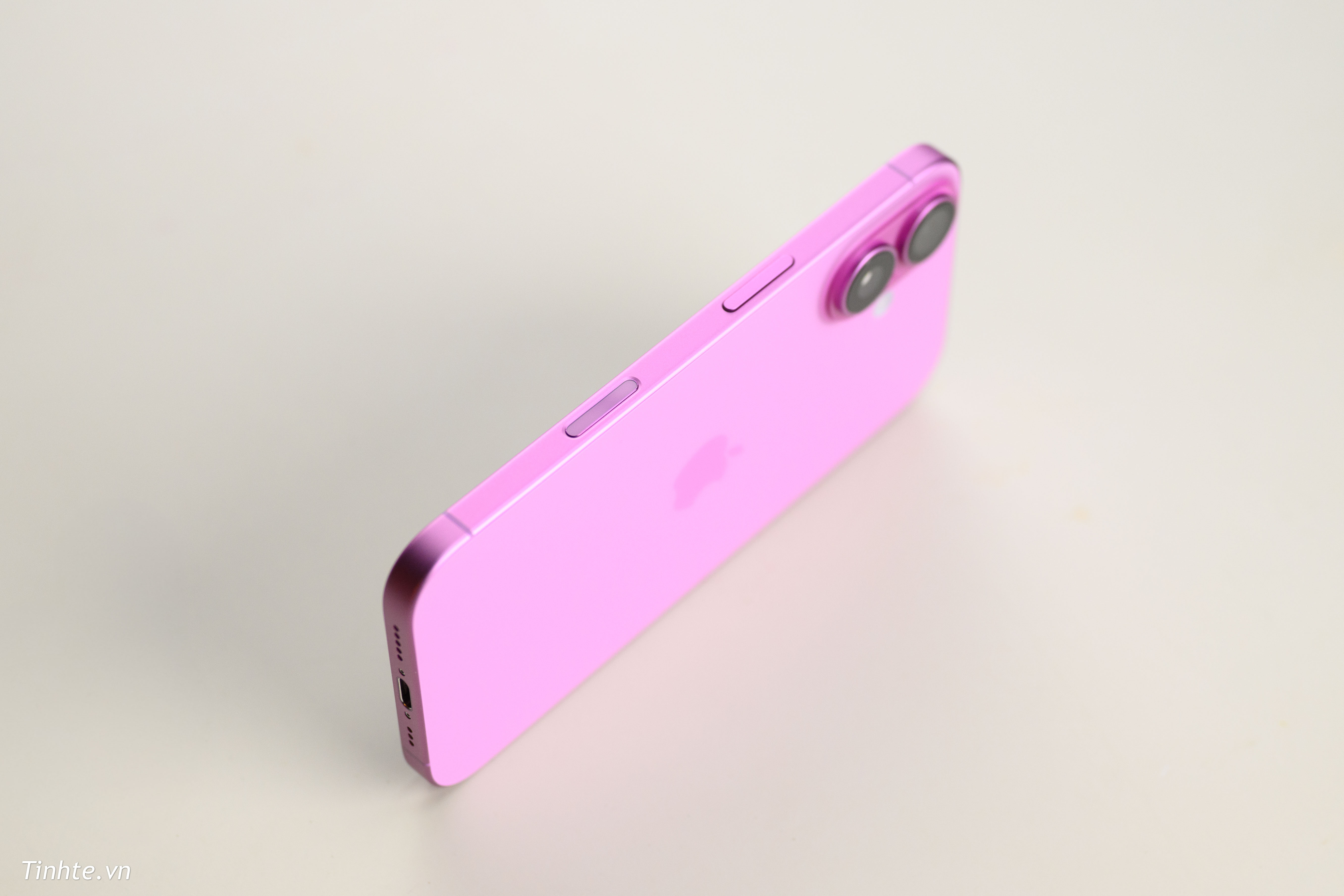 Apple iPhone 16 137.