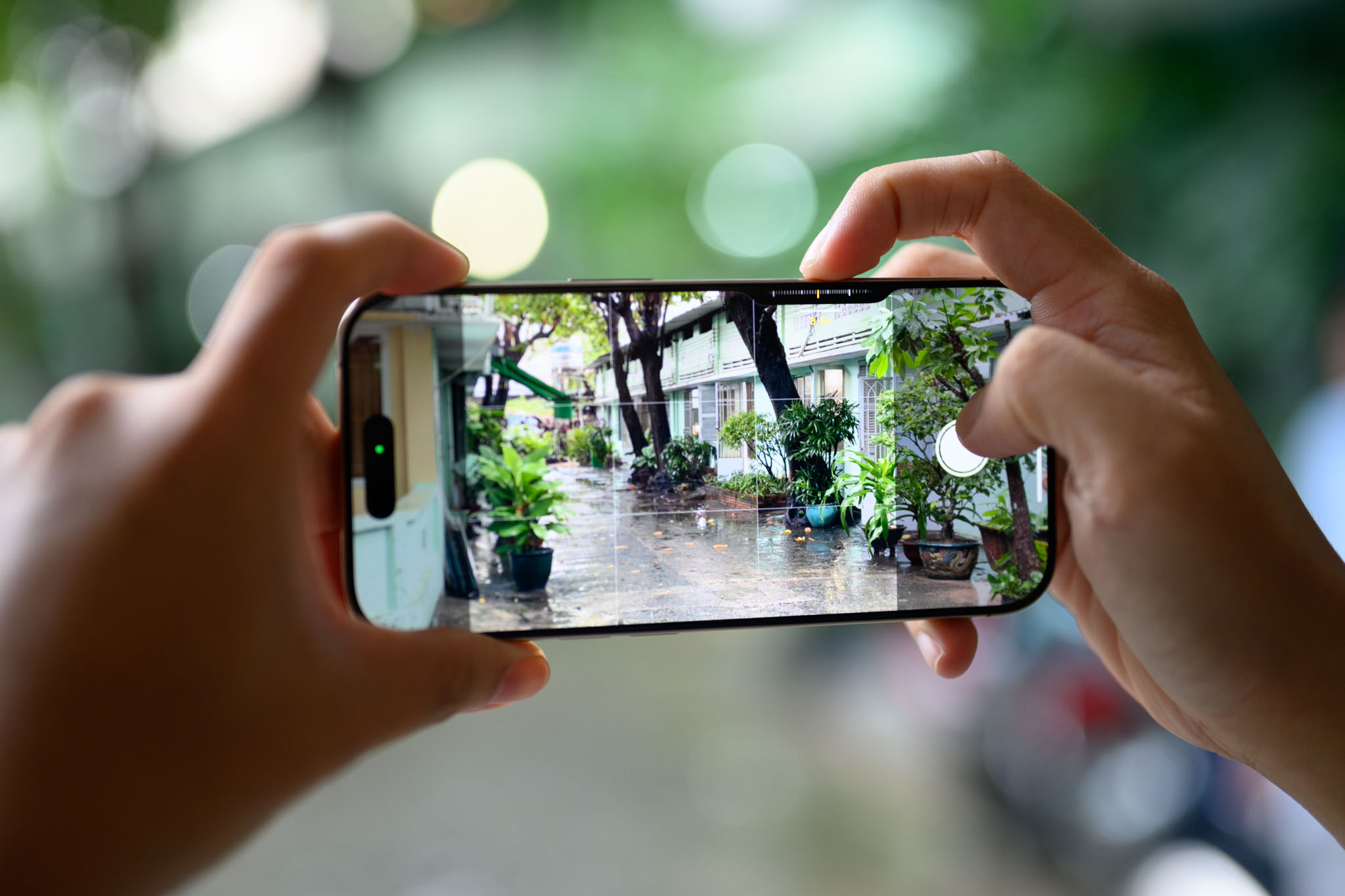 Apple iPhone 16 Pro 437.