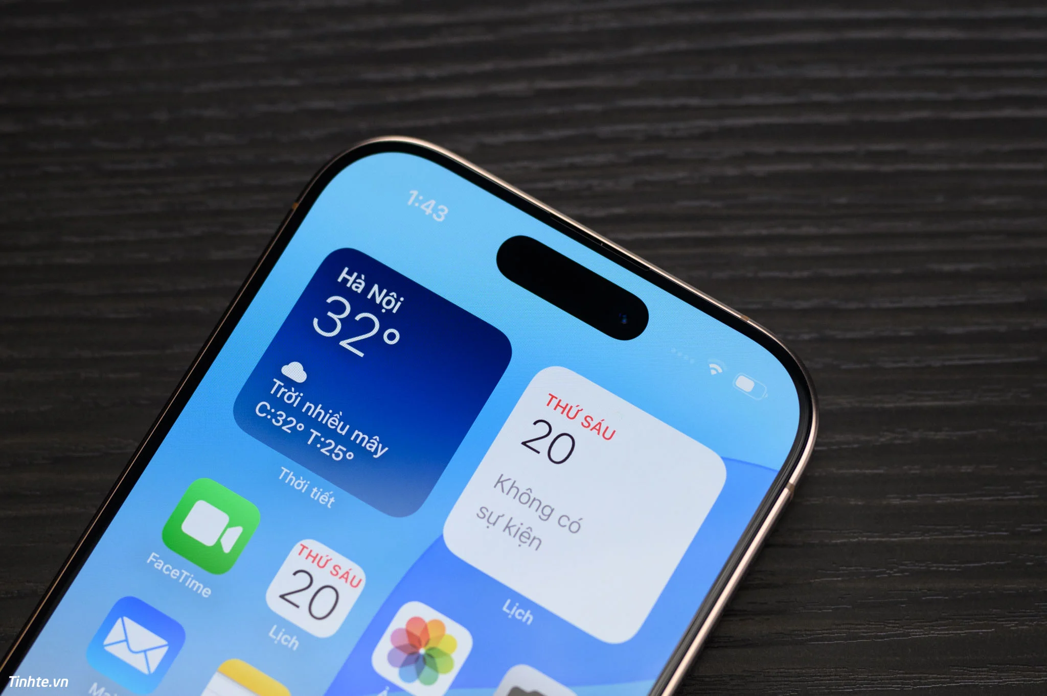 Apple iPhone 16 Pro 151.