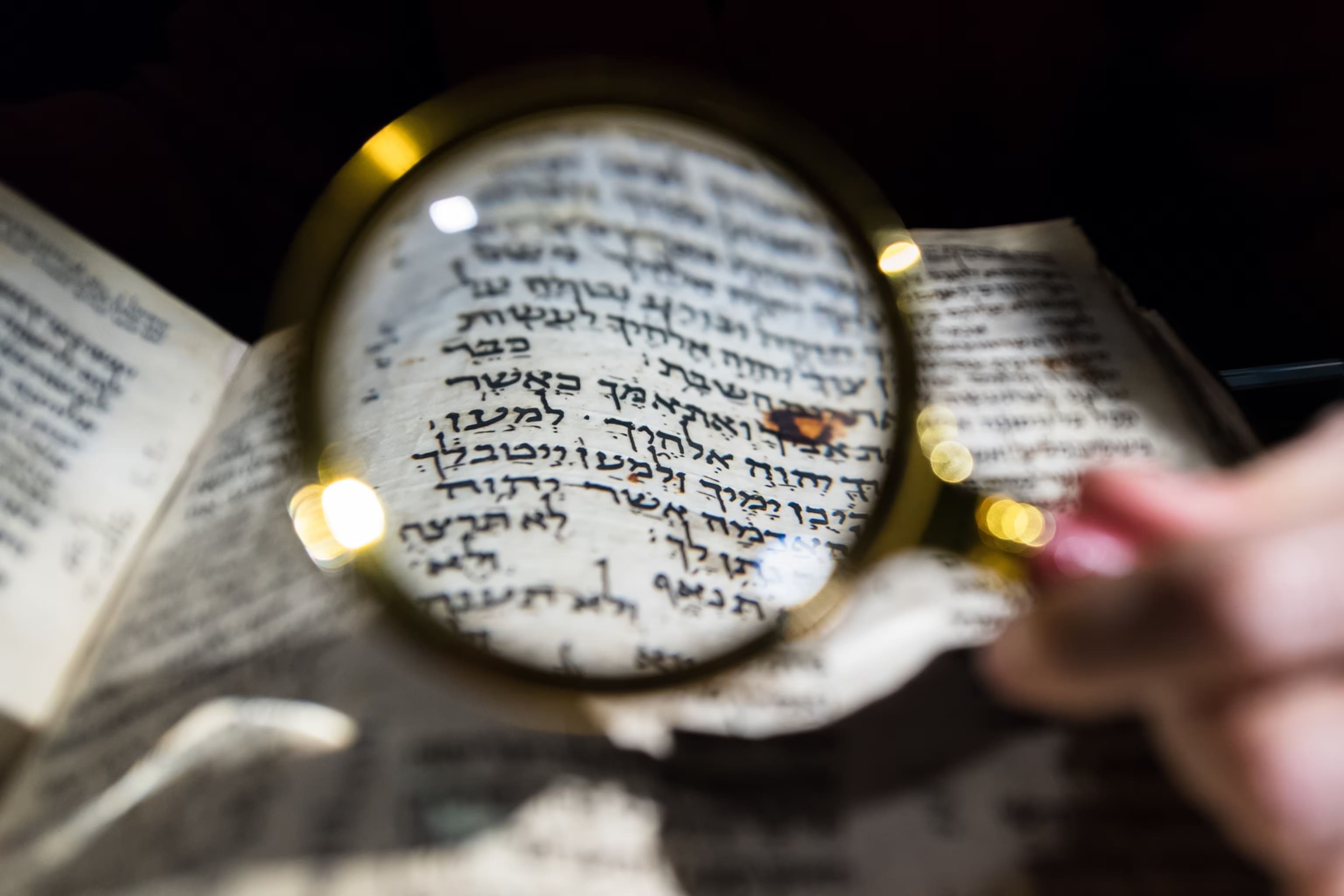Phục sinh văn hóa và quyền lực của người Do Thái thông qua ngôn ngữ Hebrew hiện đại. 620 – nghien cuu, nghien cuu quoc te, nghien cuu khoa hoc, do thai, hebrew, nguoi hebrew, ngon ngu hebrew, hebrew hien dai, phuc sinh van hoa, quyen cua ngon tu, ngon ngu.