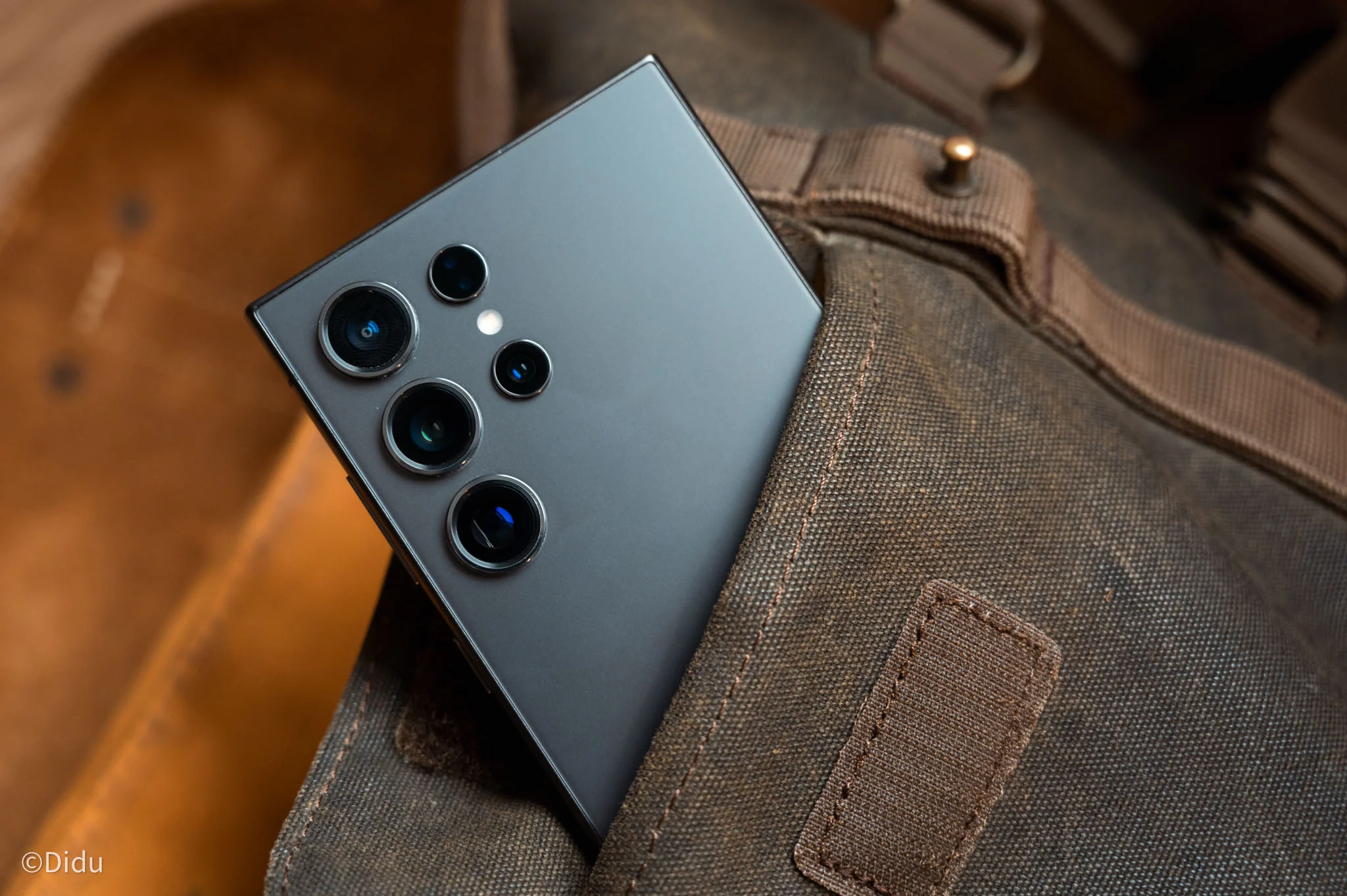 Samsung Galaxy S24 Ultra 877.