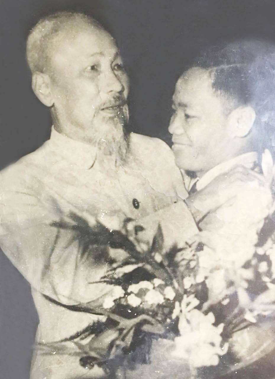 Nhà thơ Thanh Hải – Vẻ đẹp lạc quan cách mạng 321 – thu vien, van hoc, van hoc viet nam, tho ca, thanh hai, nha tho thanh hai, tieu su tac gia, tieu su nha van, tieu su nha tho, nha tho.