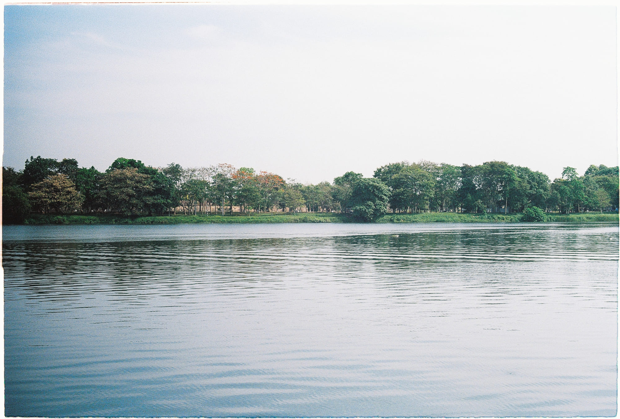 Tiếng vọng từ bức tưởng như sợi dây nối quá khứ Tiếng vọng từ bức tưởng như sợi dây nối quá khứ 166 – ton giao, lich su, nhan hoc, buc tuong, buc tuong qua khu.