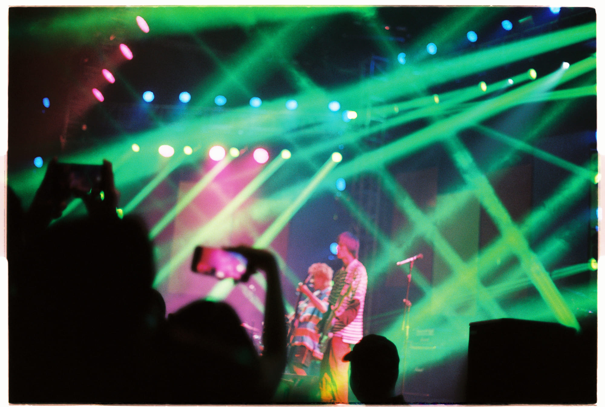 Tôn giáo làm bạn hạnh phúc hơn, sao không thử?