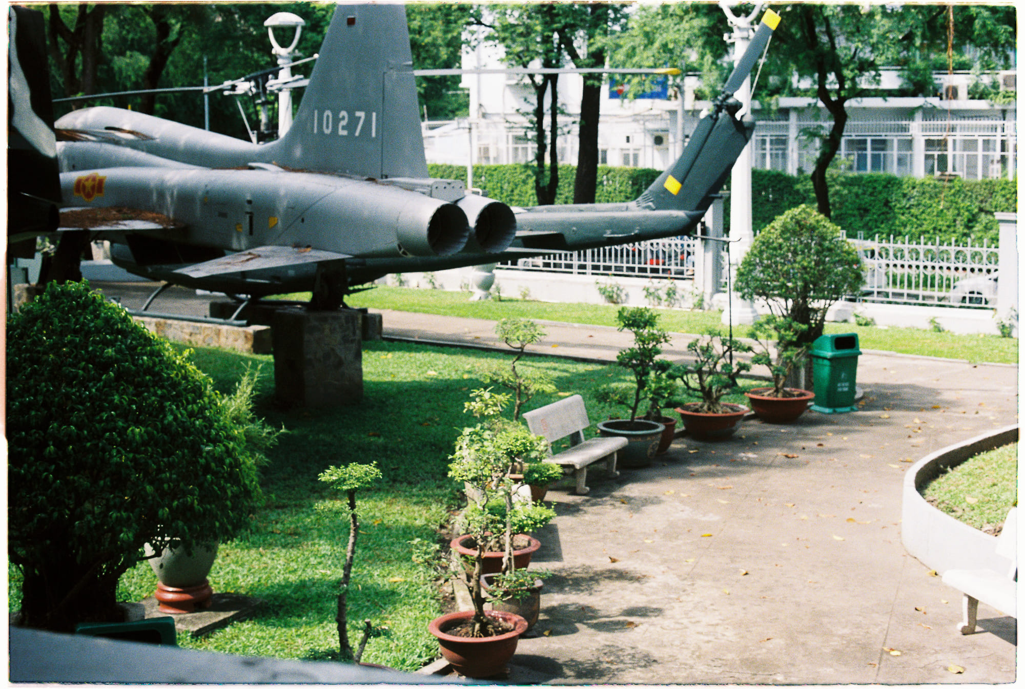 Vì sao bạn luôn nên nghi ngờ nhận thức của mình?