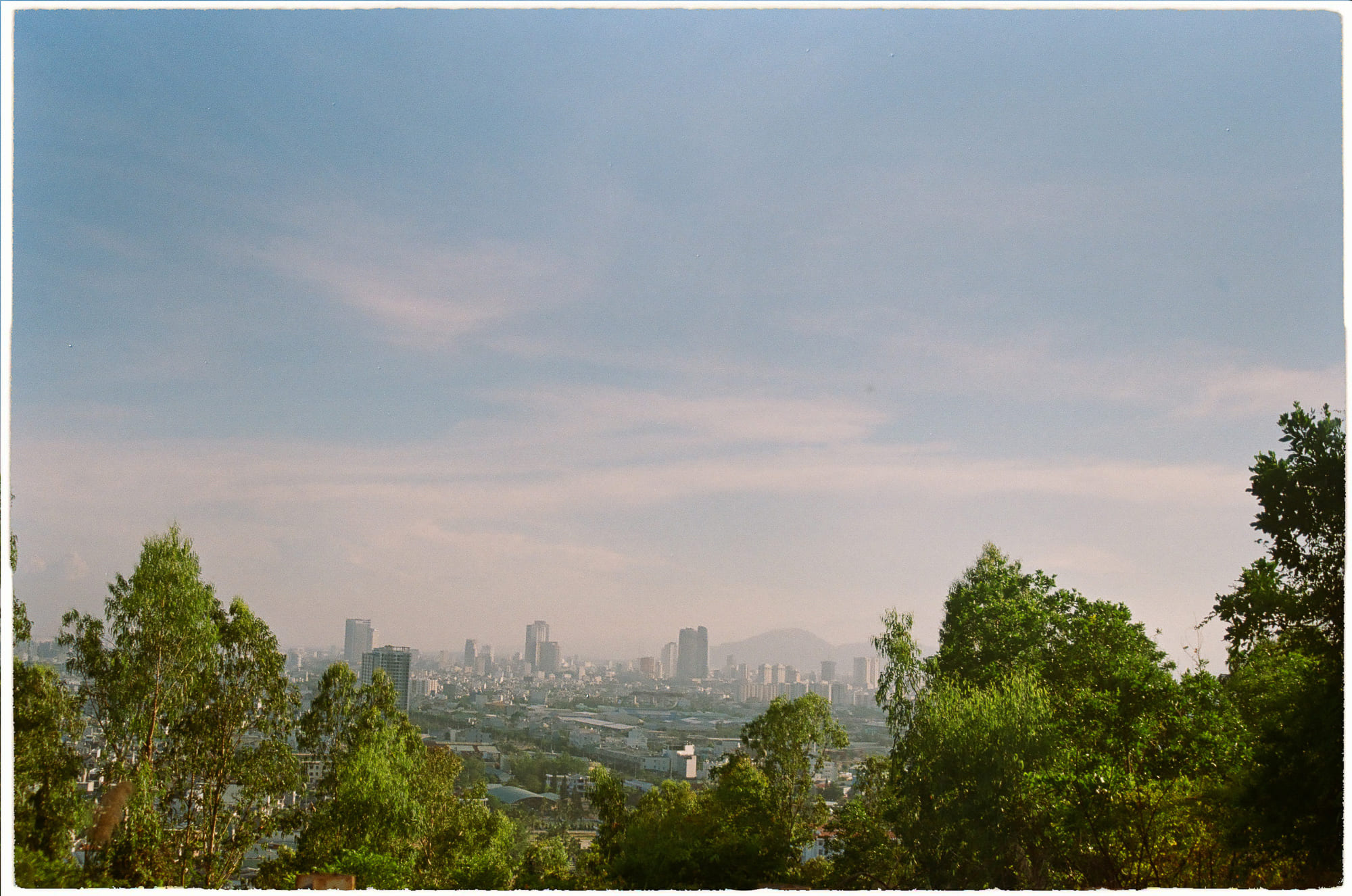 Rượu rum, âm nhạc và bánh bầu cử