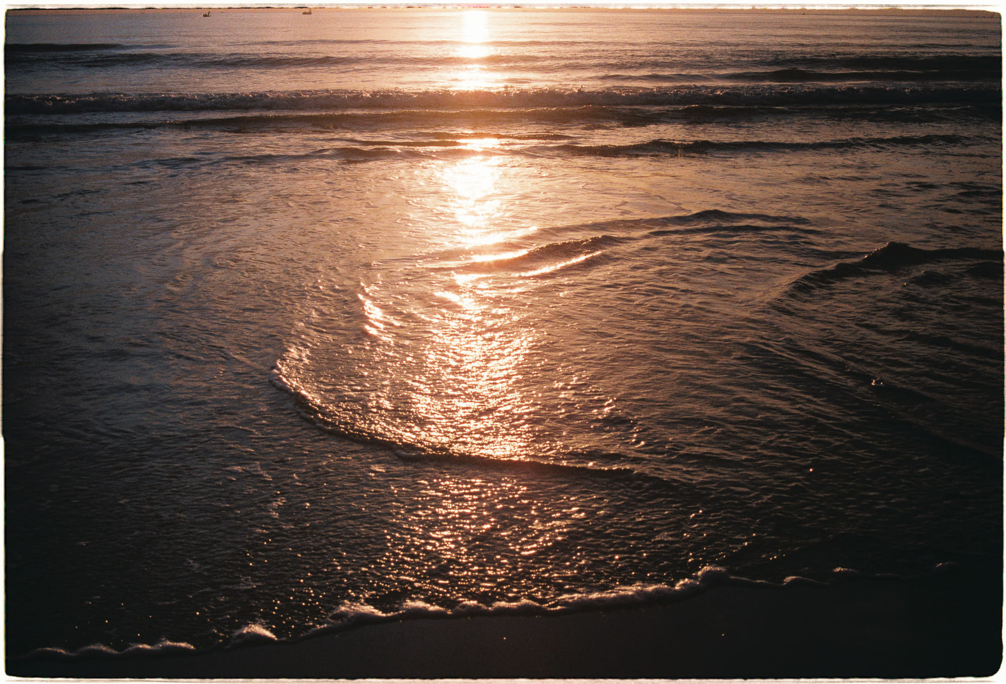 Điều gì xảy ra khi sóng hấp dẫn gặp lỗ đen?