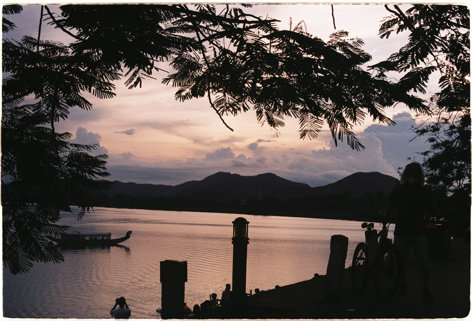 Lý thuyết về sự ngu dốt của Bonhoeffer Lý thuyết về sự ngu dốt của Bonhoeffer 932 – tam ly hoc, triet hoc, ly thuyet ngu dot.