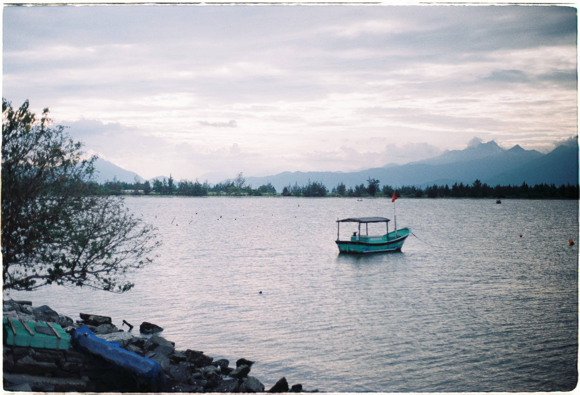 Kierkegaard về hai cách con người đánh mất nhân tính Kierkegaard về hai cách con người đánh mất nhân tính 665 – tam ly hoc, ton giao, phat giao, triet hoc, kierkegaard, nhan tinh, nhan tinh danh mat.