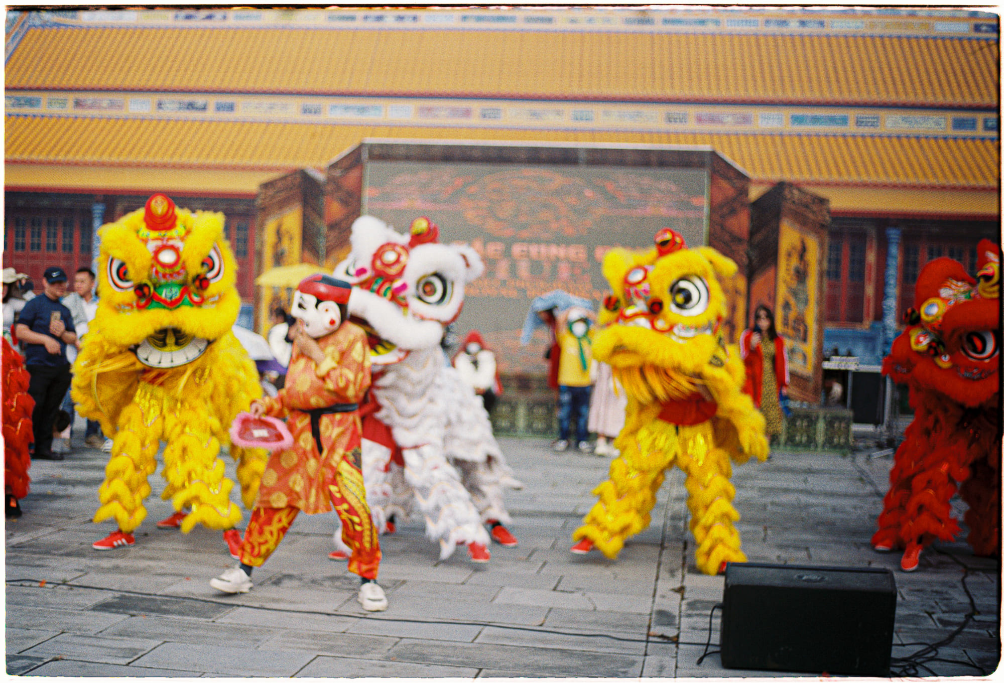 Thinh lặng an toàn khi yêu đúng người