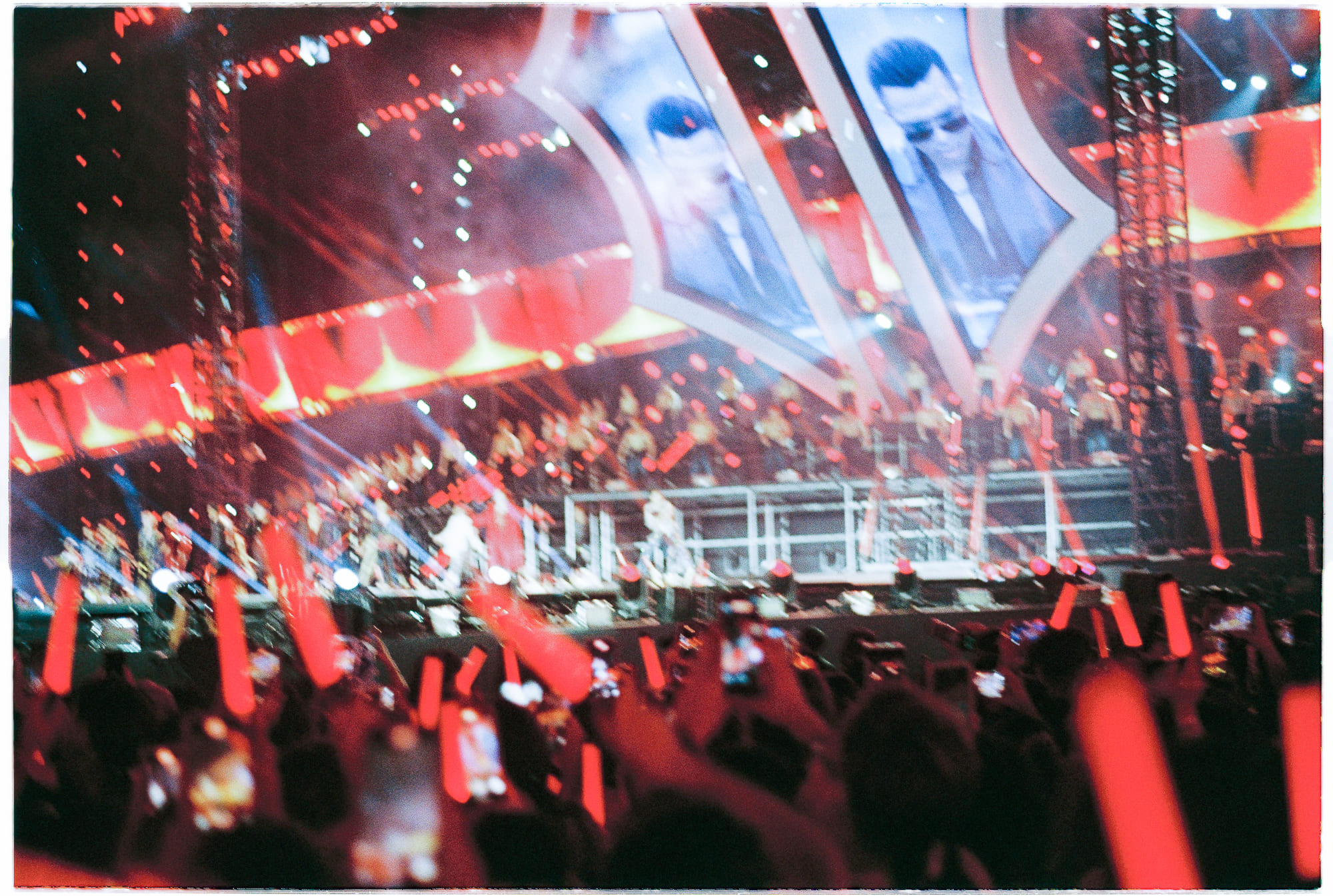 Danh sách theo thẻ bài dien-tu-nobel